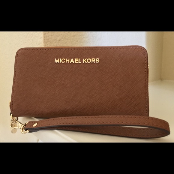 Michael Kors Handbags - Michael Kors Tan Saffiano Leather Wallet